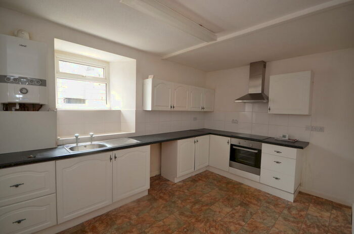 2 Bedroom Apartment To Rent In High Street, Raunds, NN9