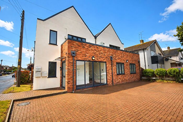 1 Bedroom Apartment For Sale In York Road, Rochford, SS4