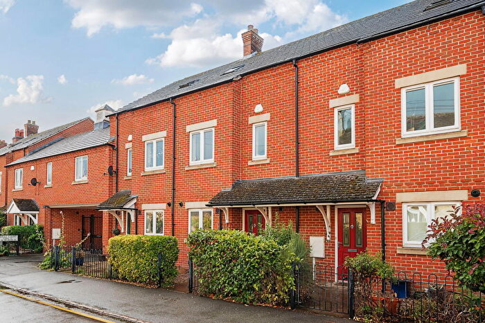 3 Bedroom Town House For Sale In Penn Street, Oakham, LE15