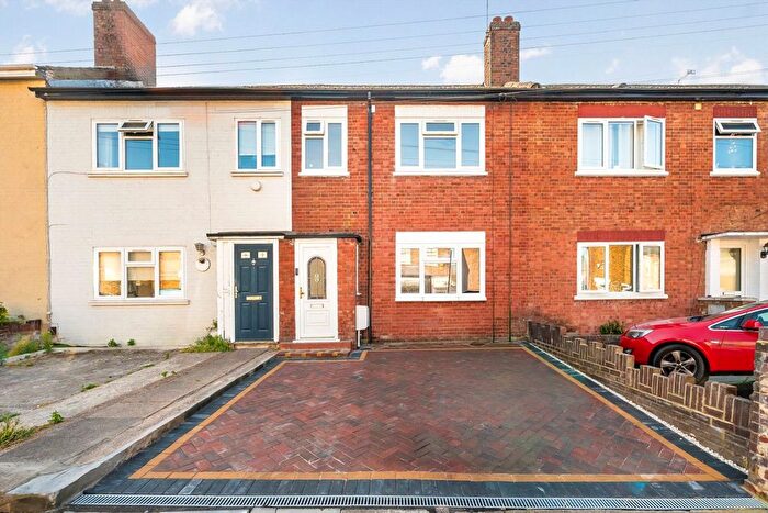 3 Bedroom Terraced House For Sale In Bishops Road, Hanwell, W7