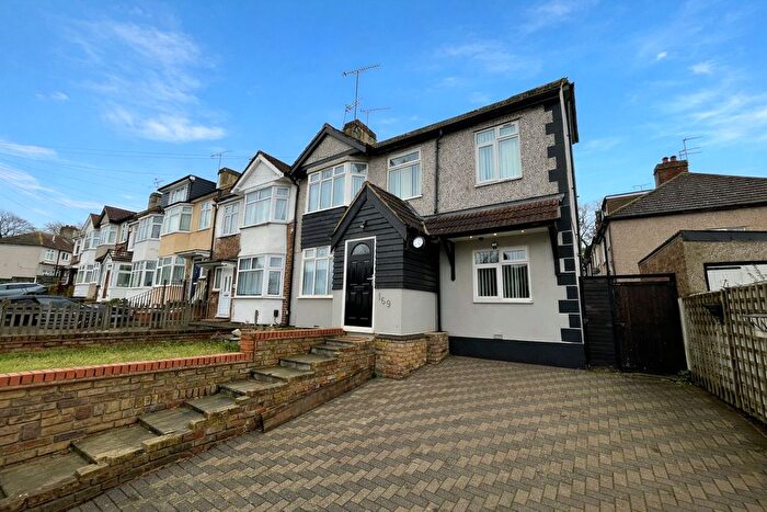 5 Bedroom Semi Detached House To Rent In Woodbrook Road, London - Plumstead, SE2