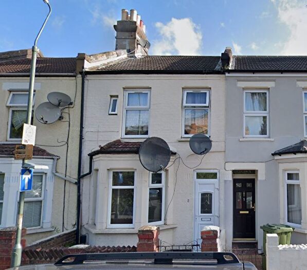 3 Bedroom Terraced House To Rent In Sandcliff Road, Erith, DA8