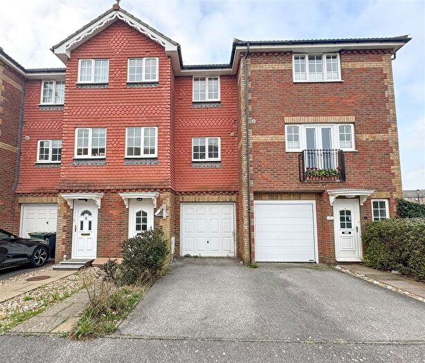 3 Bedroom Town House To Rent In Long Beach Mews, Eastbourne, BN23