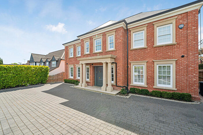 6 Bedroom Detached House To Rent In Mizen Close, Cobham, KT11
