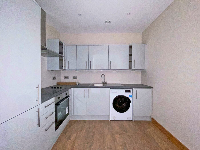 1 Bedroom Apartment To Rent In Hartshead House, Farnborough, GU14