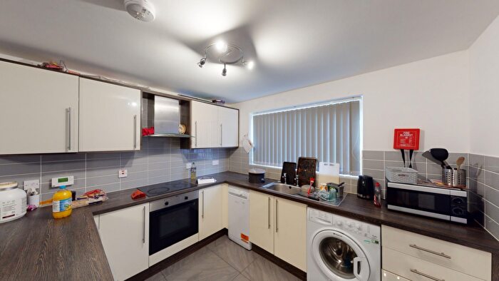 4 Bedroom Town House To Rent In Kilbourn Street, Nottingham, NG3