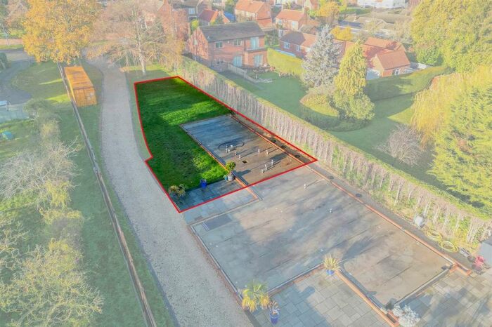 3 Bedroom Land For Sale In A High Street, Swinderby, LN6