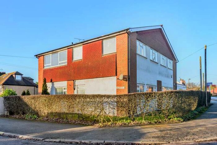 2 Bedroom Apartment To Rent In Oaktree Place, Amersham, HP6