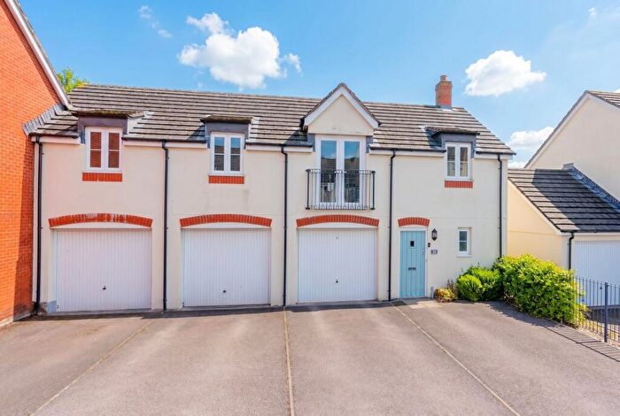 2 Bedroom Coach House For Sale In Saxon Close, Crediton, EX17