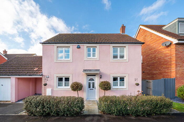 3 Bedroom Detached House For Sale In Kingfisher Road, Portishead, Bristol, BS20