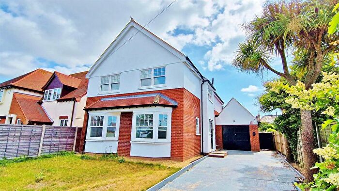 6 Bedroom Detached House To Rent In Upper Third Avenue, Frinton-On-Sea, CO13