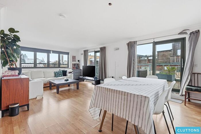 3 Bedroom Flat To Rent In The Colour House, Bell Yard Mews, SE1