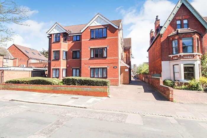 1 Bedroom Flat For Sale In Conduit Road, Bedford, MK40