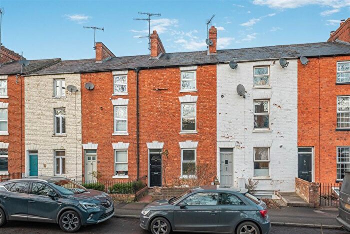 4 Bedroom Terraced House For Sale In Broughton Road, Banbury, OX16