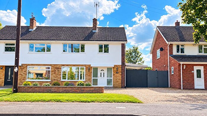 3 Bedroom Semi-detached House For Sale In Atherstone Avenue, Peterborough, PE3