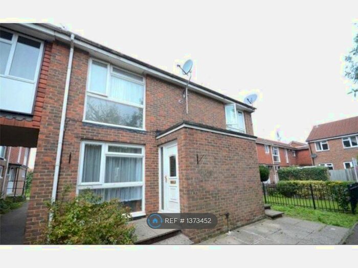 3 Bedroom End Of Terrace House To Rent In Fotherby Court, Maidenhead, SL6