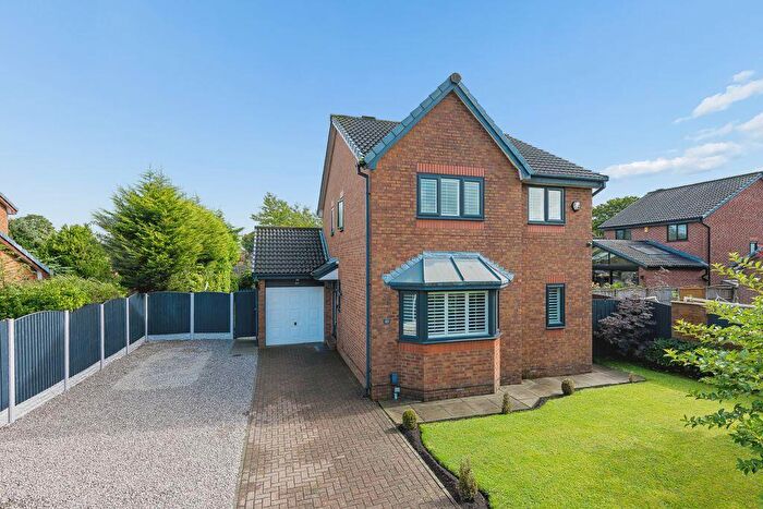 4 Bedroom Detached House For Sale In Ross Avenue, Whitefield, Manchester, M45