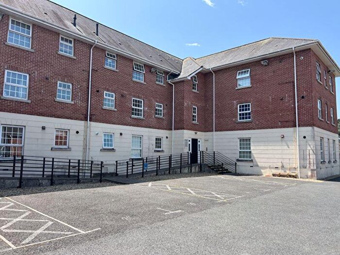 2 Bedroom Flat To Rent In Aberdeen Avenue, Manadon - Two Bedroom Apartment Close To Derriford, PL5