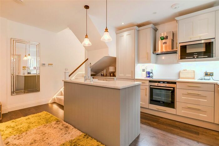 2 Bedroom Mews To Rent In Celbridge Mews, London, W2