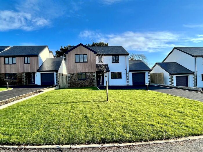 4 Bedroom Detached House For Sale In Trewennack, Helston, TR13