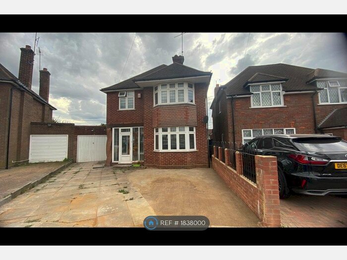3 Bedroom Detached House To Rent In Luton, Luton, LU3