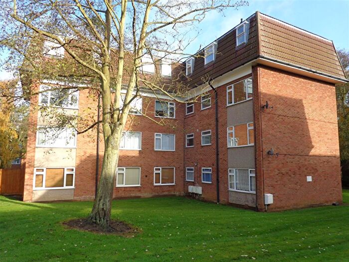 1 Bedroom Flat To Rent In Lambs Close, Cuffley, Hertfordshire, EN6