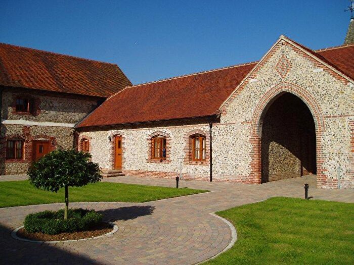 3 Bedroom Barn Conversion To Rent In Basing Barns, GU34