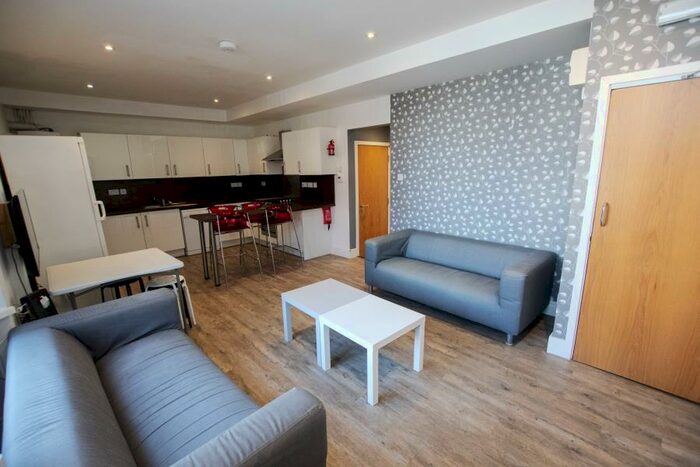 6 Bedroom Terraced House To Rent In Harrow Road, B29