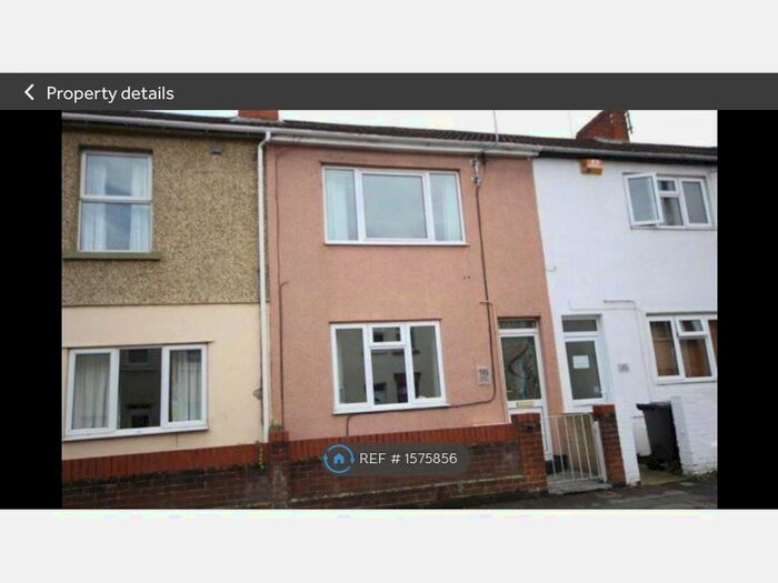 3 Bedroom Terraced House To Rent In William Street, Swindon, SN1