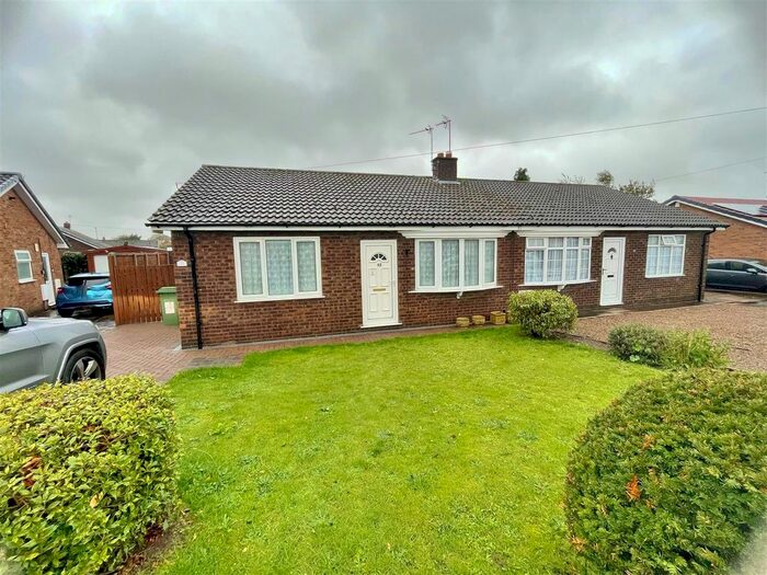 2 Bedroom Semi-Detached Bungalow To Rent In Croft Way, Camblesforth, Selby, YO8