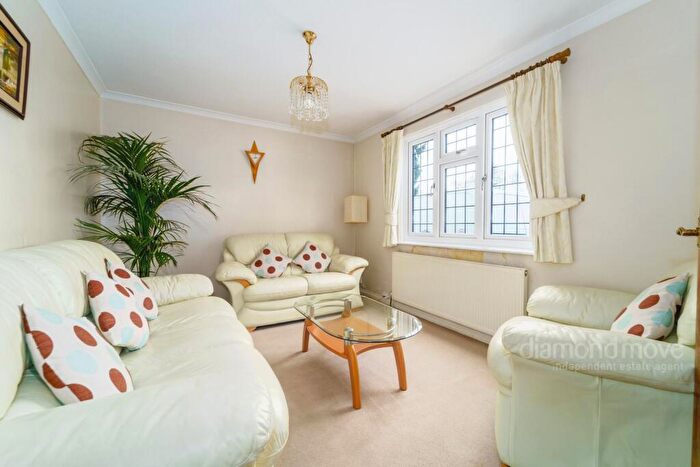 4 Bedroom Detached House For Sale In Old Slade Lane, Iver, SL0