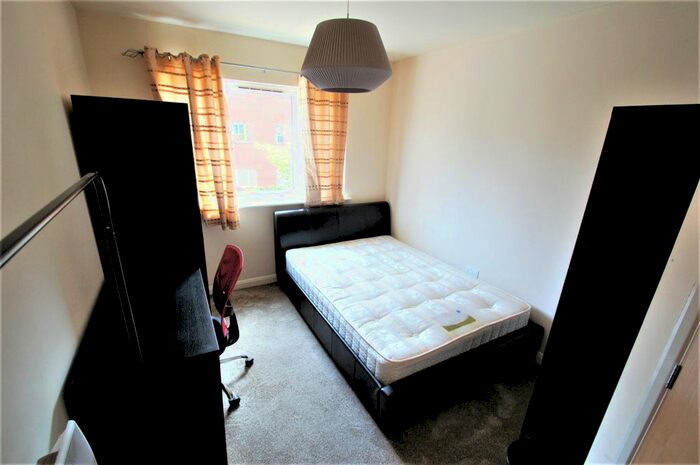 2 Bedroom Flat To Rent In Hever Hall, Coventry, CV1