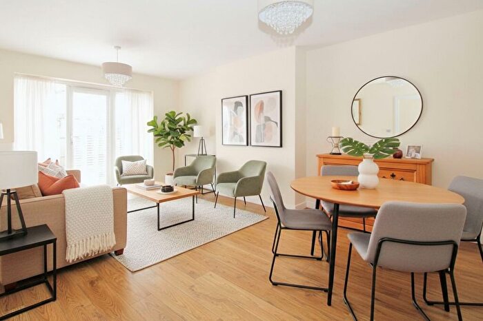 2 Bedroom Flat For Sale In Denham Green Lane, Denham, UB9