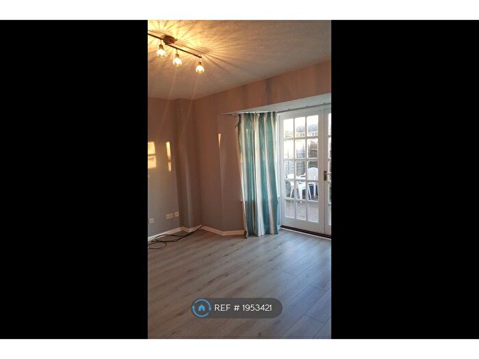 2 Bedroom Semi-Detached House To Rent In Larkvale, Aylesbury, HP19