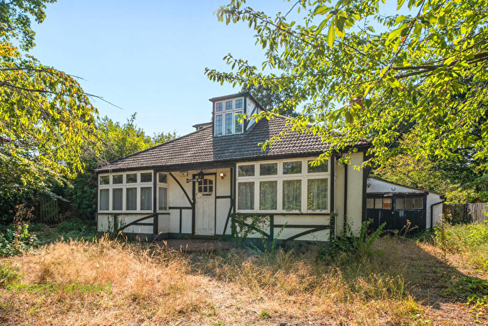 3 Bedroom Bungalow For Sale In Orchard Avenue, Shirley, CR0