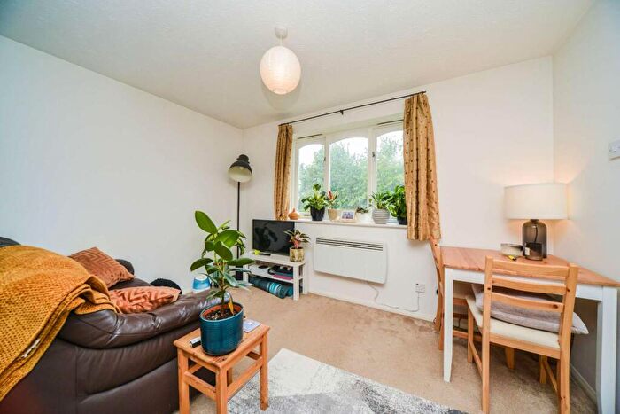 Studio To Rent In Telegraph Place, Isle Of Dogs, London, E14