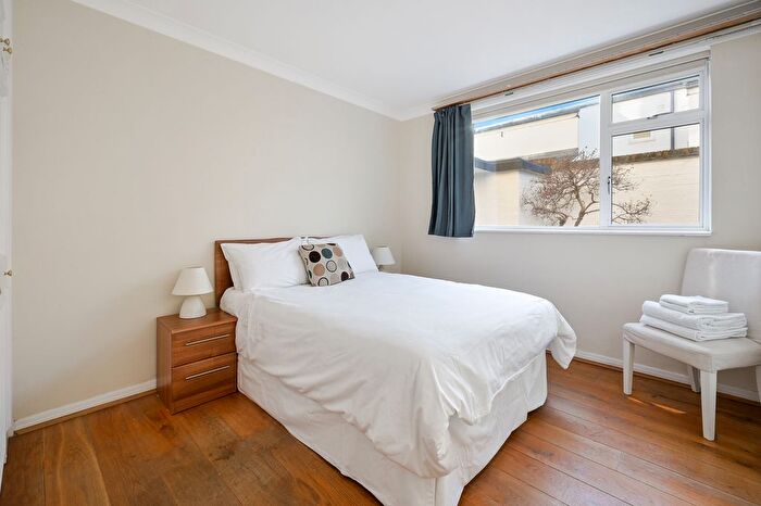 2 Bedroom Flat To Rent In Callow Street, London, SW3