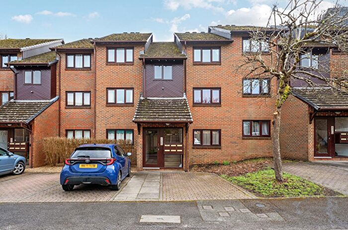 1 Bedroom Flat For Sale In Adams Way, Alton, Hampshire, GU34