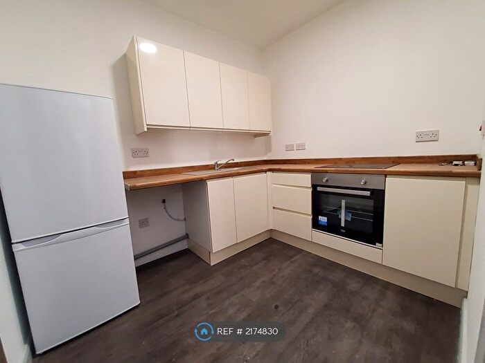 1 Bedroom Flat To Rent In Drake Street, Rochdale, OL16