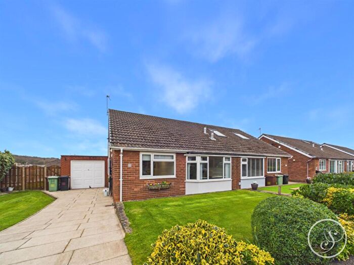 2 Bedroom Semi-Detached Bungalow For Sale In Temple Grove, Leeds, LS15