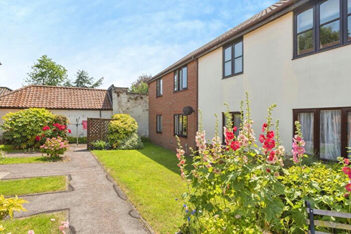 2 Bedroom Flat For Sale In Middleton Court, Wymondham, Norfolk, NR18