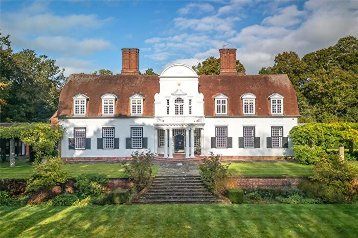 8 Bedroom Detached House For Sale In Loperwood Lane, Calmore, Southampton, New Forest, SO40
