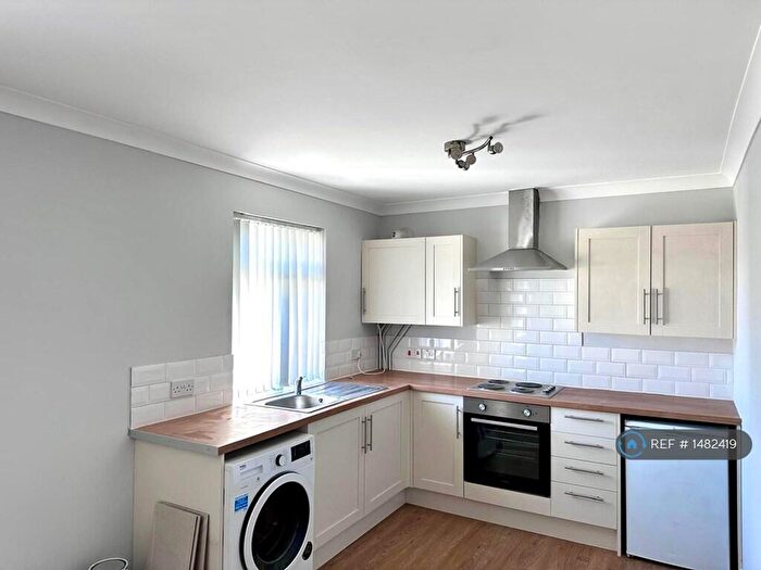1 Bedroom Maisonette To Rent In Chester Close, Guildford, GU2