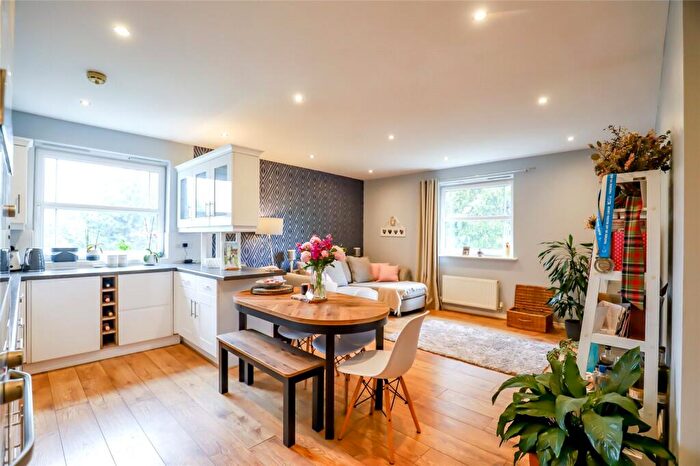 2 Bedroom Penthouse For Sale In Russet Drive, St. Albans, Hertfordshire, AL4
