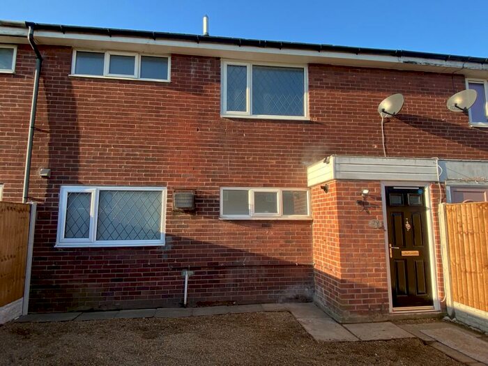 3 Bedroom Terraced House To Rent In Walpole Close, Balby, DN4