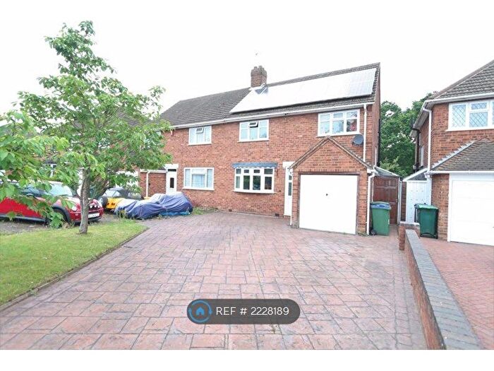 3 Bedroom Semi-Detached House To Rent In Hamstead Road, Great Barr, Birmingham, B43