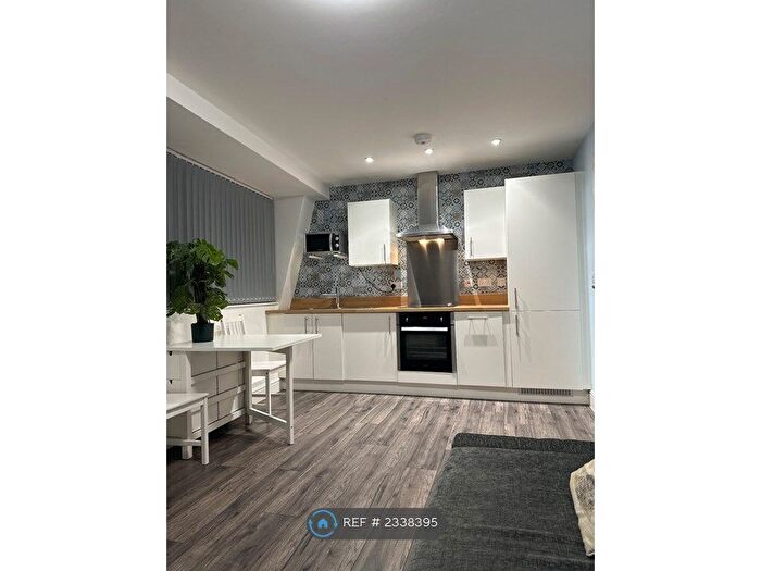 2 Bedroom Flat To Rent In Queens House, Sheffield, S1