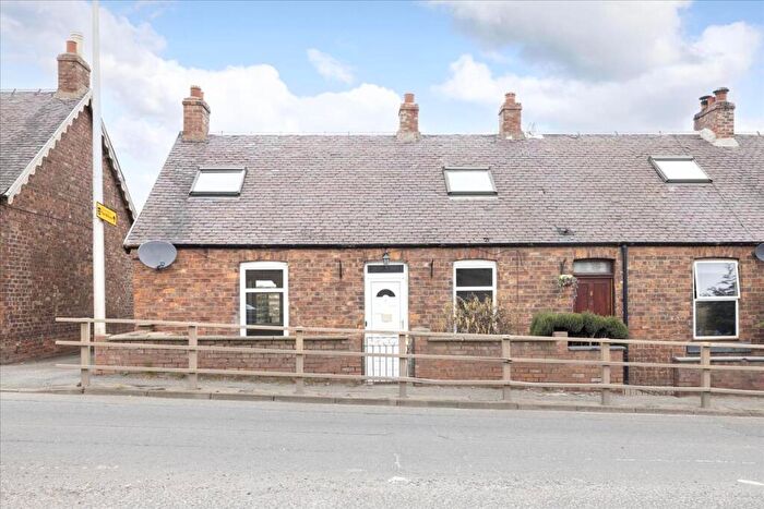 2 Bedroom End Of Terrace House For Sale In Cloverfoot Cottages, Edinburgh, EH16