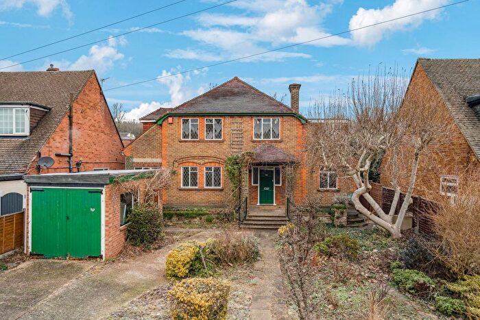 4 Bedroom Detached House For Sale In Wood Rise, Pinner, HA5