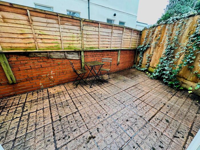 1 Bedroom Flat To Rent In Sea Road, Boscombe, Bournemouth, BH5